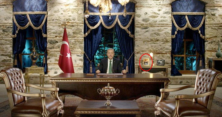 erdoganmasadetayfotograf.jpg